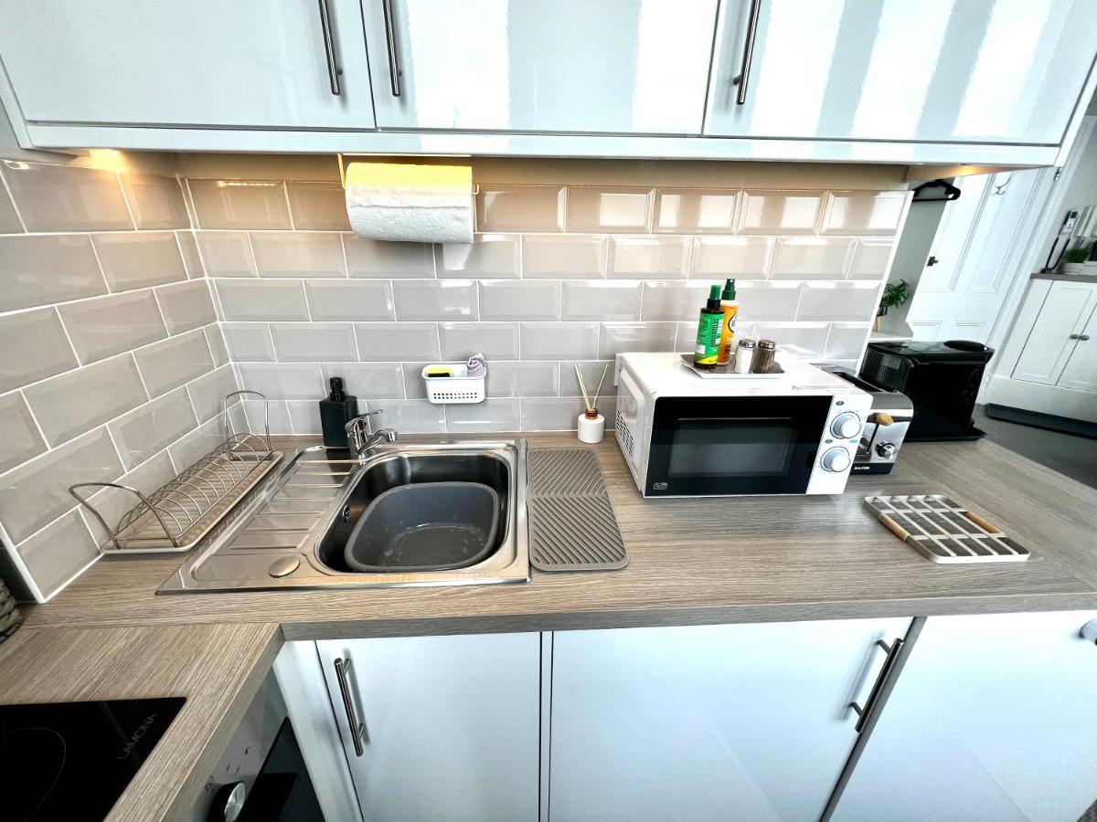 Beachfront Compact Coastal Crib, Direct Sea Views & Air Conditioning Littlestone-on-Sea 外观 照片